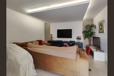 Apartamento à venda com 195m², 3 quartos e 2 vagasSala de TV