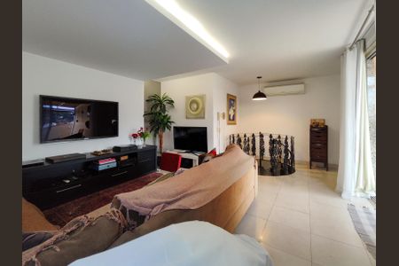 Apartamento à venda com 195m², 3 quartos e 2 vagasSala de TV