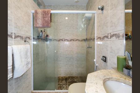 Apartamento à venda com 195m², 3 quartos e 2 vagasBanheiro da Suíte 3