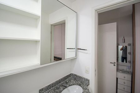 Apartamento para alugar com 65m², 2 quartos e 1 vagaBanheiro da Suíte