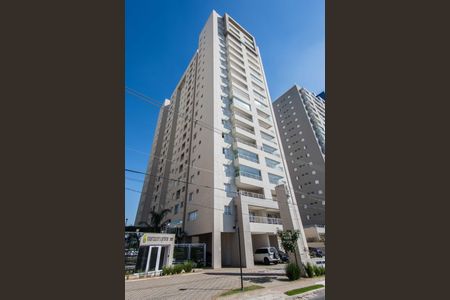 Apartamento para alugar com 65m², 2 quartos e 1 vagaFachada e portaria