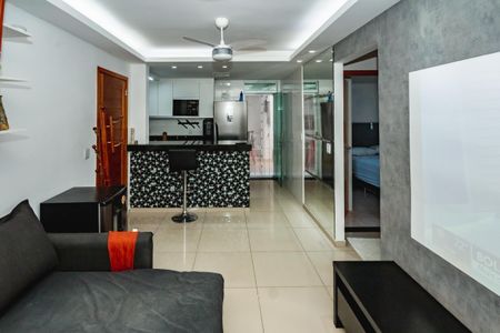 Sala de apartamento à venda com 2 quartos, 62m² em Serrano, Belo Horizonte