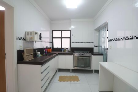 Apartamento para alugar com 300m², 5 quartos e 2 vagas Apartamento para alugar com 300m², 5 quartos e 2 vagasCozinha