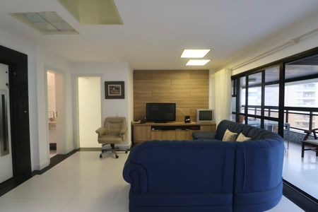 Apartamento para alugar com 300m², 5 quartos e 2 vagas Apartamento para alugar com 300m², 5 quartos e 2 vagasSala