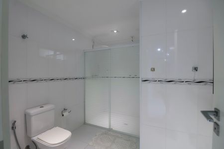 Apartamento para alugar com 300m², 5 quartos e 2 vagas Apartamento para alugar com 300m², 5 quartos e 2 vagasBanheiro Suíte 2