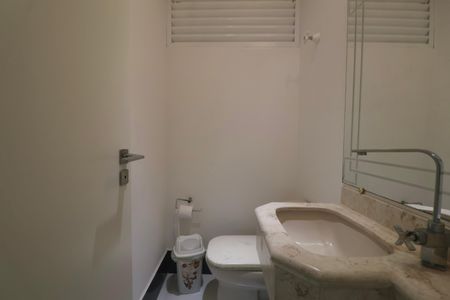 Apartamento para alugar com 300m², 5 quartos e 2 vagas Apartamento para alugar com 300m², 5 quartos e 2 vagasLavabo