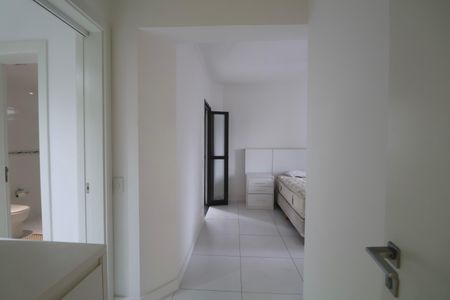 Apartamento para alugar com 300m², 5 quartos e 2 vagas Apartamento para alugar com 300m², 5 quartos e 2 vagasSuíte 2