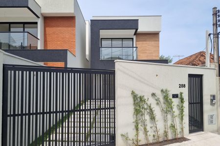 Casa à venda com 162m², 4 quartos e 1 vagaFachada