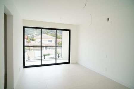 Casa à venda com 162m², 4 quartos e 1 vagaSuíte