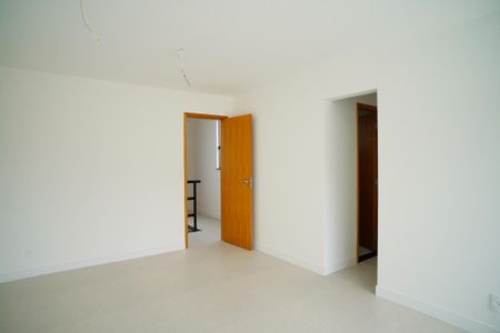 Casa à venda com 162m², 4 quartos e 1 vagaSuíte