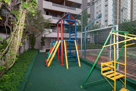 Apartamento à venda com 94m², 3 quartos e 2 vagasÁrea Comum - Playground