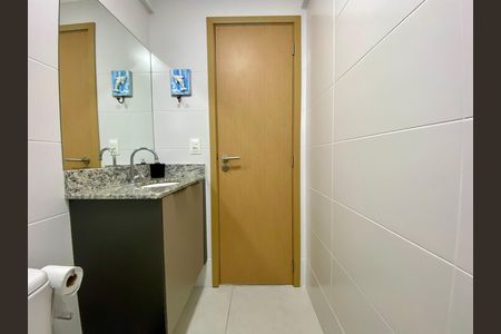 Banheiro Social de apartamento para alugar com 1 quarto, 54m² em Vila Caiçara, Praia Grande