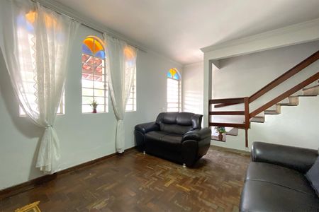 Casa à venda com 500m², 6 quartos e 3 vagasSala