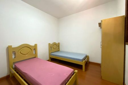 Casa à venda com 500m², 6 quartos e 3 vagasQuarto 2