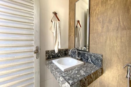 Casa à venda com 500m², 6 quartos e 3 vagasBanheiro de Serviço