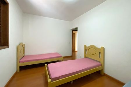 Casa à venda com 500m², 6 quartos e 3 vagasQuarto 2