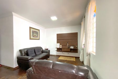 Casa à venda com 500m², 6 quartos e 3 vagasSala