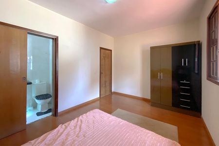 Casa à venda com 500m², 6 quartos e 3 vagasSuíte 2