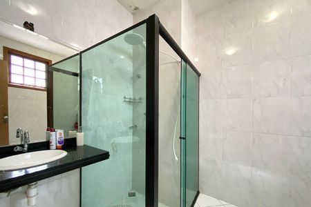 Casa à venda com 500m², 6 quartos e 3 vagasBanheiro da Suíte 1