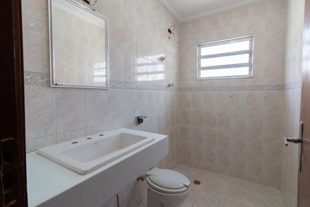 Casa à venda com 156m², 3 quartos e 2 vagas Casa à venda com 156m², 3 quartos e 2 vagasBanheiro Social