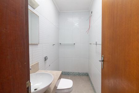 Casa à venda com 156m², 3 quartos e 2 vagas Casa à venda com 156m², 3 quartos e 2 vagasBanheiro da Suíte