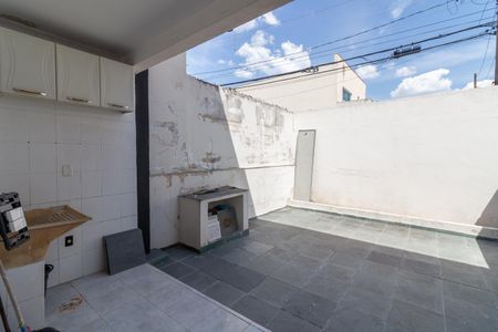 Casa à venda com 156m², 3 quartos e 2 vagas Casa à venda com 156m², 3 quartos e 2 vagasÁrea de Serviço