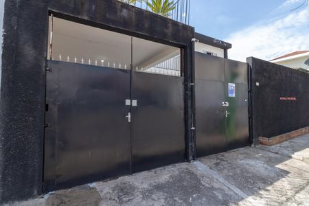 Casa à venda com 156m², 3 quartos e 2 vagas Casa à venda com 156m², 3 quartos e 2 vagasFachada