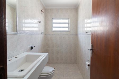 Casa à venda com 156m², 3 quartos e 2 vagas Casa à venda com 156m², 3 quartos e 2 vagasBanheiro Social