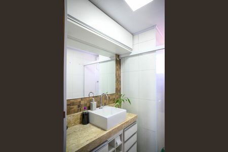 Banheiro de apartamento à venda com 2 quartos, 60m² em Vila das Merces, São Paulo