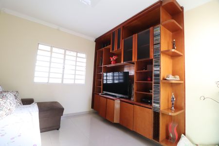 Casa para alugar com 280m², 3 quartos e 3 vagasSala de TV