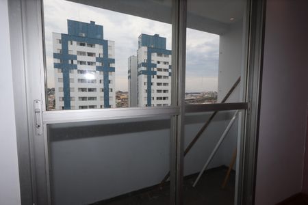 Apartamento para alugar com 68m², 3 quartos e 1 vagaVaranda