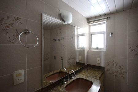 Apartamento para alugar com 69m², 2 quartos e 1 vagaBanheiro