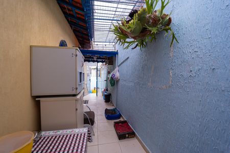 Casa à venda com 187m², 2 quartos e 2 vagas Casa à venda com 187m², 2 quartos e 2 vagasCorredor