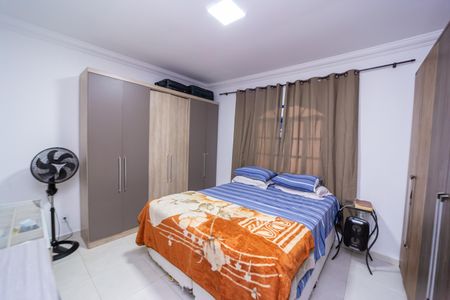 Casa à venda com 187m², 2 quartos e 2 vagas Casa à venda com 187m², 2 quartos e 2 vagasSuíte