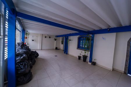 Casa à venda com 187m², 2 quartos e 2 vagas Casa à venda com 187m², 2 quartos e 2 vagasGaragem