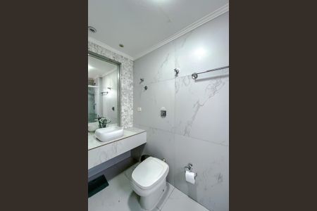 Apartamento à venda com 94m², 3 quartos e 2 vagas Apartamento à venda com 94m², 3 quartos e 2 vagasBanheiro da Suíte