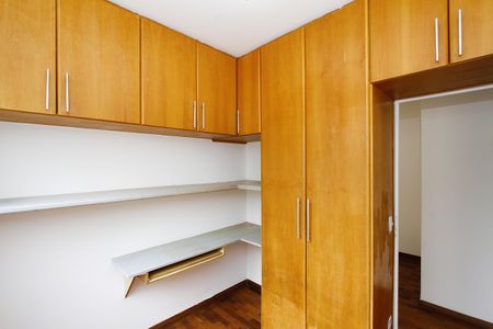 Quarto 1 de apartamento para alugar com 3 quartos, 60m² em Buritis, Belo Horizonte