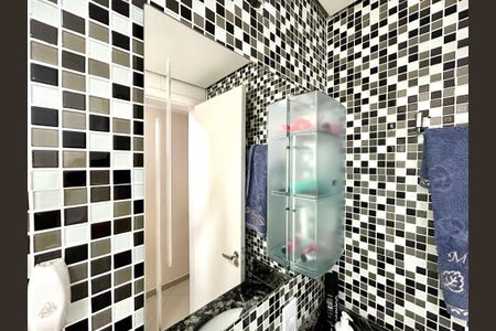 Apartamento à venda com 63m², 3 quartos e 2 vagas Apartamento à venda com 63m², 3 quartos e 2 vagasBanheiro Social