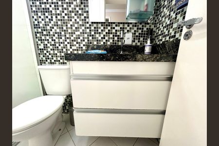 Apartamento à venda com 63m², 3 quartos e 2 vagas Apartamento à venda com 63m², 3 quartos e 2 vagasBanheiro Social