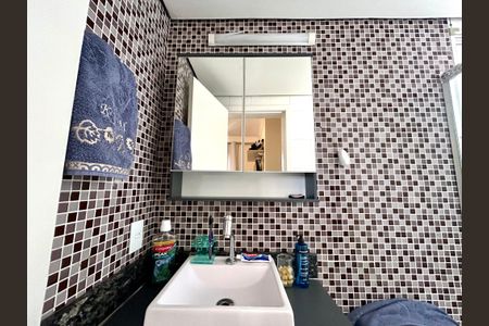 Apartamento à venda com 63m², 3 quartos e 2 vagas Apartamento à venda com 63m², 3 quartos e 2 vagasBanheiro da Suíte