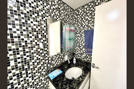 Apartamento à venda com 63m², 3 quartos e 2 vagas Apartamento à venda com 63m², 3 quartos e 2 vagasBanheiro Social