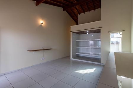 Casa à venda com 300m², 4 quartos e 2 vagas Casa à venda com 300m², 4 quartos e 2 vagasEdicula / Cobertura