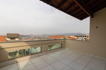 Casa à venda com 300m², 4 quartos e 2 vagas Casa à venda com 300m², 4 quartos e 2 vagasEdicula / Cobertura