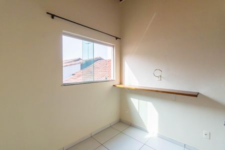 Casa à venda com 300m², 4 quartos e 2 vagas Casa à venda com 300m², 4 quartos e 2 vagasEdicula / Cobertura