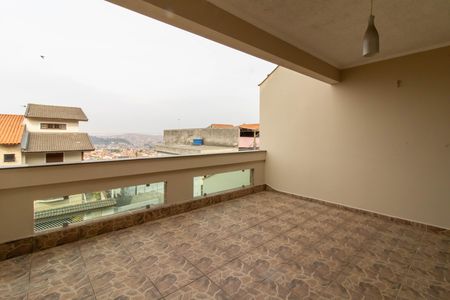 Casa à venda com 300m², 4 quartos e 2 vagas Casa à venda com 300m², 4 quartos e 2 vagasVaranda da Suíte 1