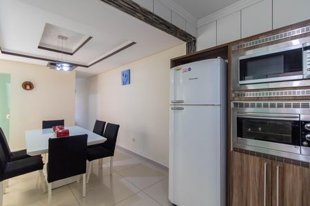 Casa à venda com 300m², 4 quartos e 2 vagas Casa à venda com 300m², 4 quartos e 2 vagasCozinha