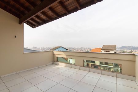 Casa à venda com 300m², 4 quartos e 2 vagas Casa à venda com 300m², 4 quartos e 2 vagasEdicula / Cobertura