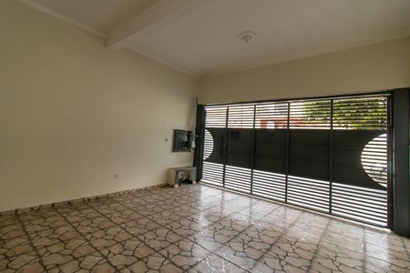 Casa à venda com 300m², 4 quartos e 2 vagas Casa à venda com 300m², 4 quartos e 2 vagasGaragem