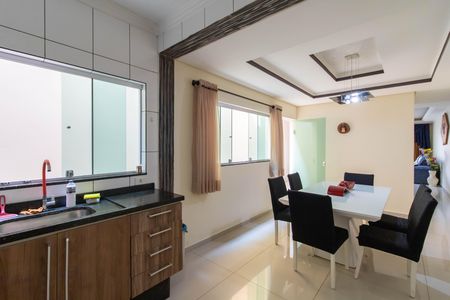 Casa à venda com 300m², 4 quartos e 2 vagas Casa à venda com 300m², 4 quartos e 2 vagasCozinha