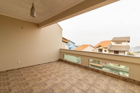Casa à venda com 300m², 4 quartos e 2 vagas Casa à venda com 300m², 4 quartos e 2 vagasVaranda da Suíte 1